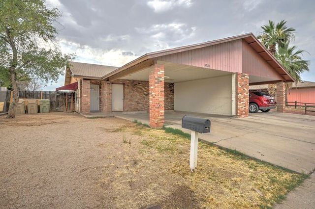 5736 N  68th Dr, Glendale, AZ 85303