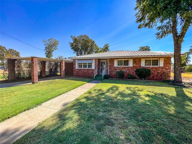 430 S  9th Ave, Munday, TX 76371