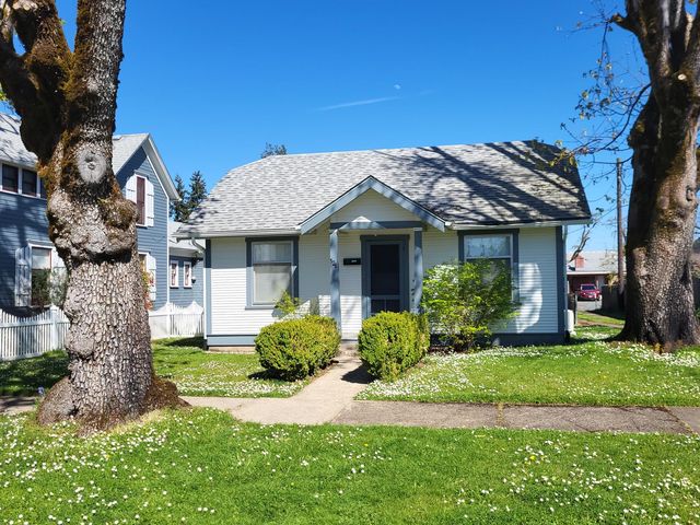 128 N  H St, Cottage Grove, OR 97424