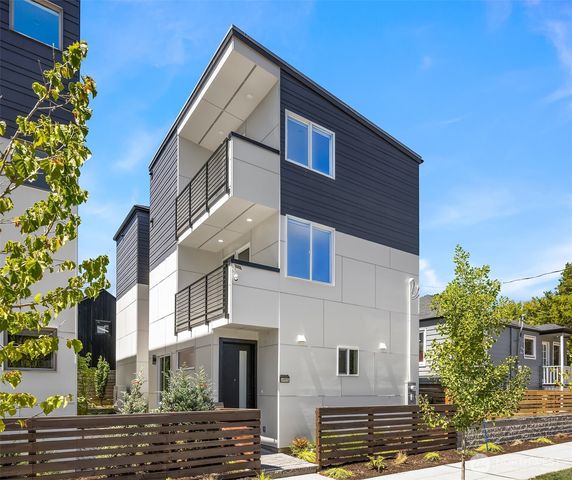 6905 46th Avenue S, Seattle, WA 98118