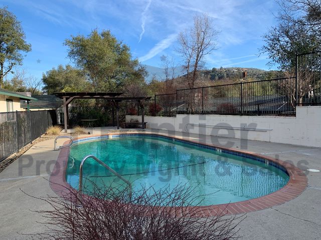 91 Summit Ave #8, Sonora, CA 95370