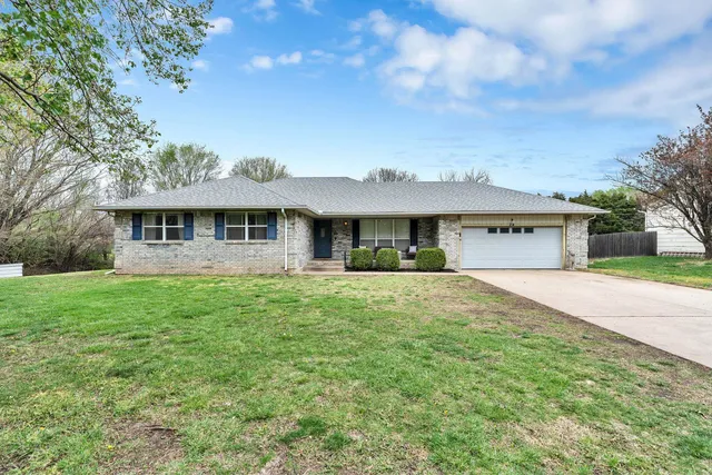 24 E  Huntington Rd, Augusta, KS 67010