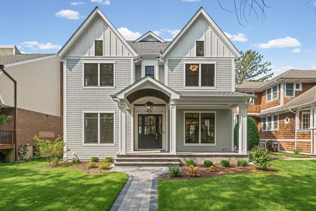 2024 Schiller Ave, Wilmette, IL 60091