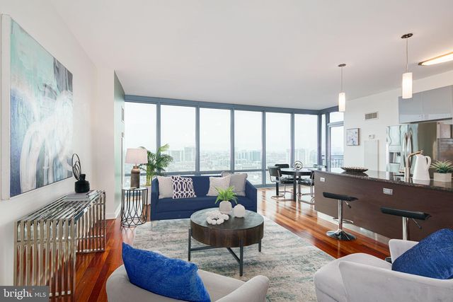 2101 Market St #2801, Philadelphia, PA 19103