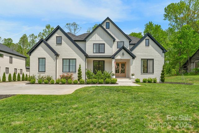 2165 Country Club Rd, Lincolnton, NC 28092