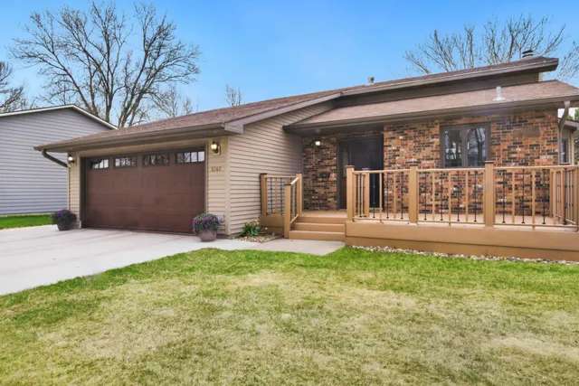 1247 Casper Ave, Aberdeen, SD 57401