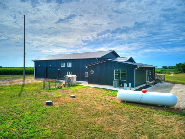 1752 258th St, Webster City, IA 50595