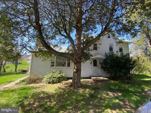 2165 Panther Valley Rd, Pottsville, PA 17901