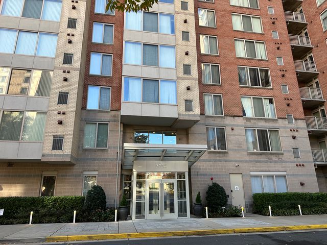 2726 Gallows Rd #113, Vienna, VA 22180