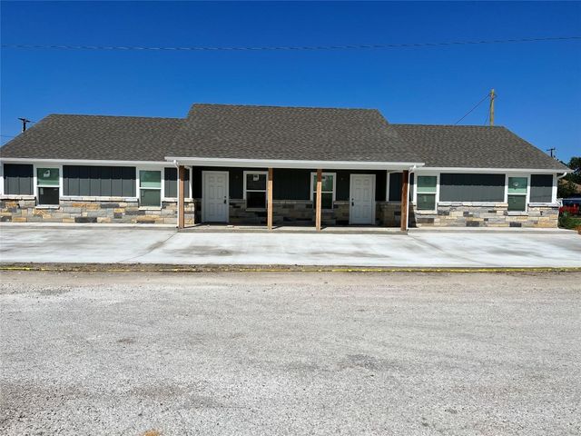 109-111 S  Front St, Itasca, TX 76055
