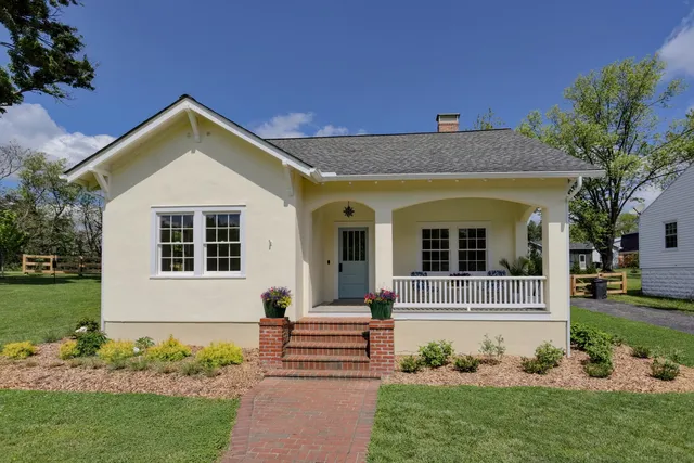 911 Thornhill Rd, Lexington, VA 24450