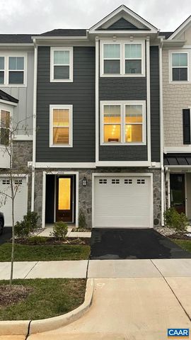 2006 Calico Ct, Charlottesville, VA 22911