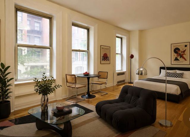 310 W  94th St #2E, New York, NY 10025