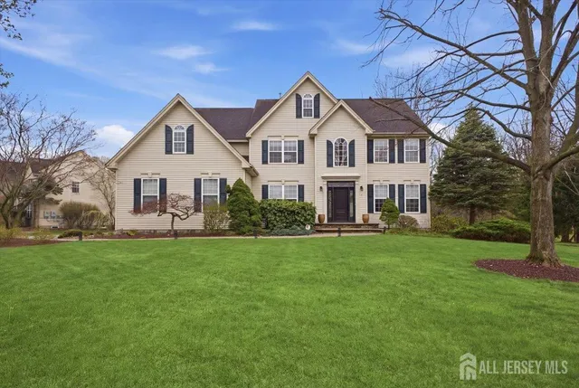 2 Picasso Ct, Somerset, NJ 08873