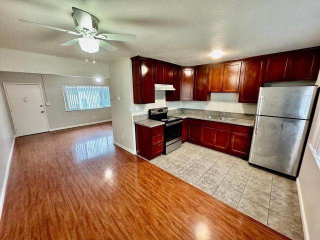 7726 Brentwood Dr #19, Stockton, CA 95207