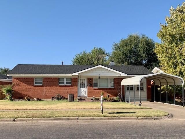 2114 Grinnell Dr, Perryton, TX 79070