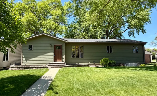 814 S  Park St, Aberdeen City, SD 57401