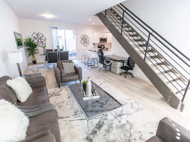 600 N  53rd St #4042, Phoenix, AZ 85008