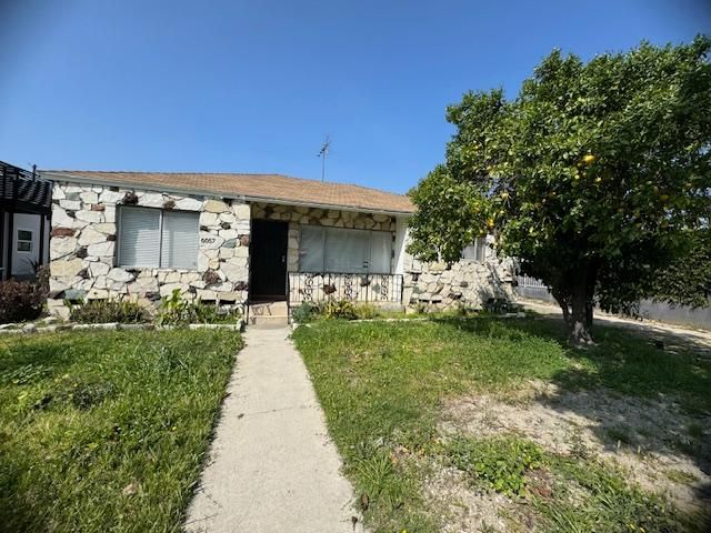 6057 Teesdale Ave, North Hollywood, CA 91606