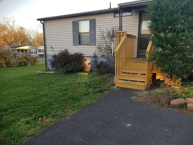 18 Square Hill Rd #80, New Windsor, NY 12553