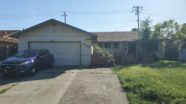 7023 Villa Dr, Stockton, CA 95207