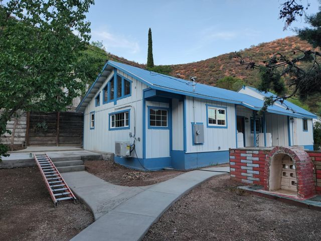 221B Youngblood Hill Ave, Bisbee, AZ 85603