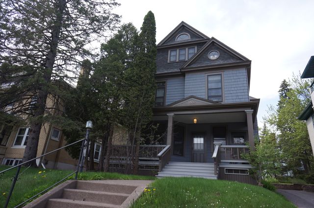 1607 E  Superior St #2, Duluth, MN 55812