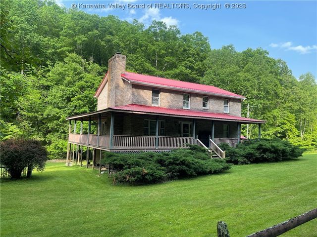 754 Workman Fork Mountain Rd, Harts, WV 25524