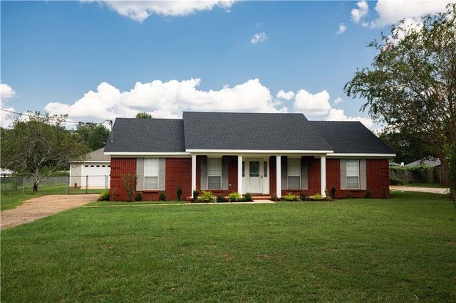 10430 Lott Rd, Chunchula, AL 36521