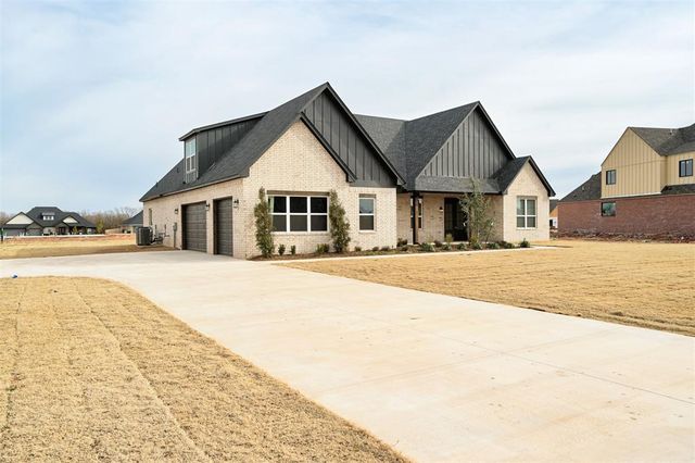 606 Paris Ave, Piedmont, OK 73078