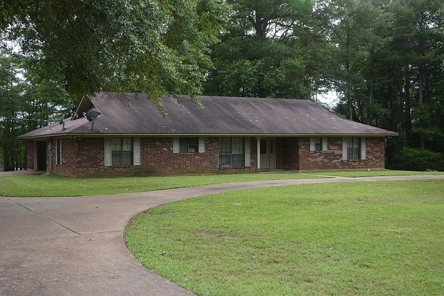 315 Baughman Lake Dr, Farmerville, LA 71241