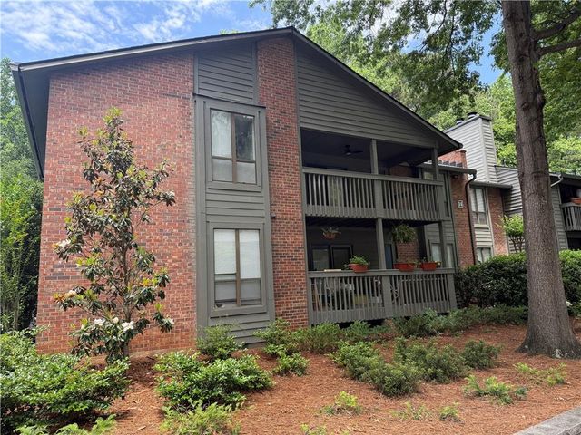 1405 Tuxworth Cir, Decatur, GA 30033