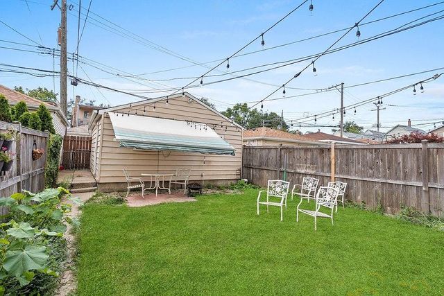 3333 W  Warner Ave #1, Chicago, IL 60618