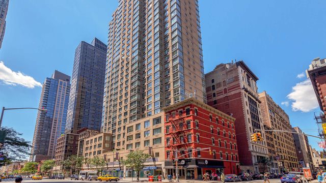 777 6th Ave #10E, New York, NY 10001