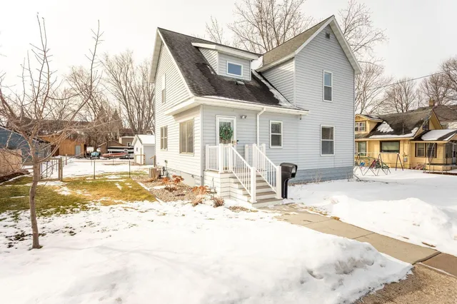 13 3rd Ave NW, Glenwood, MN 56334