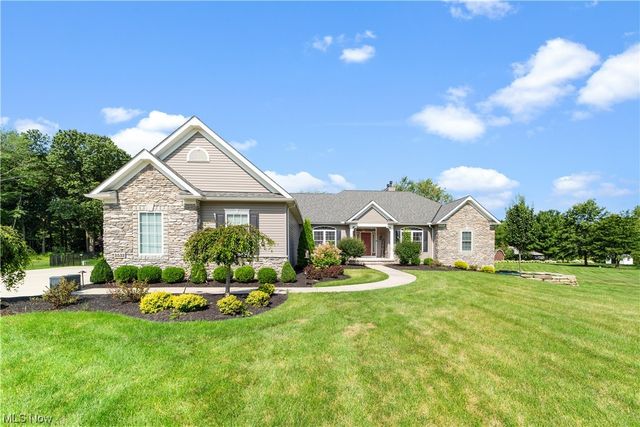 2532 Maple Hill Rd, Willoughby Hills, OH 44094