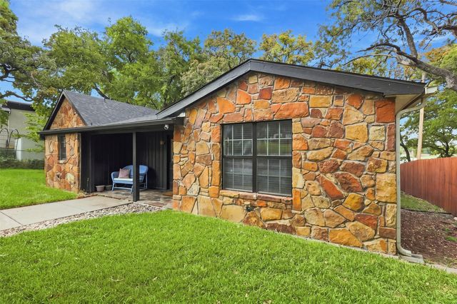 284 Shoreline Dr N, Azle, TX 76020