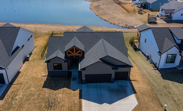 334 Cedar Dr, Gilbert, IA 50105