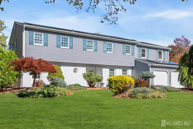 4 Canadian Woods Rd, Marlboro, NJ 07746