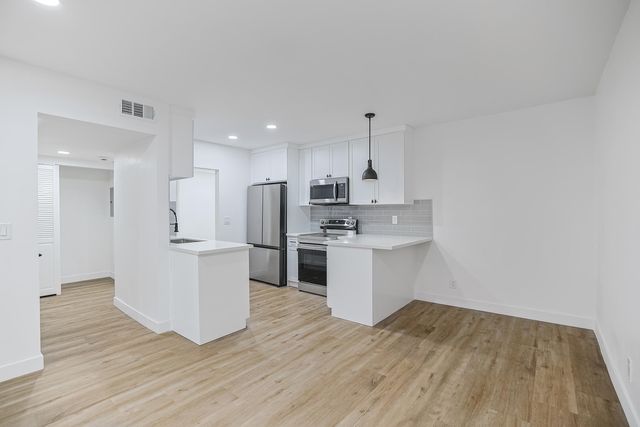 975 San Pasqual St #214, Pasadena, CA 91106