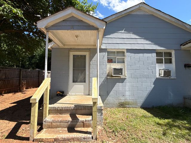 833 Reliance St, Charlotte, NC 28208