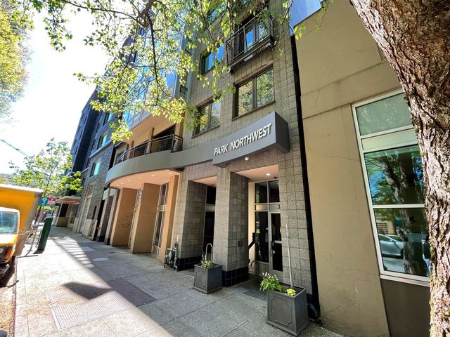 327 NW Park Ave #4D, Portland, OR 97209