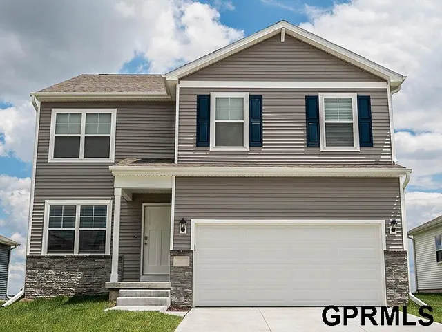 13003 S  66th Ave, Papillion, NE 68133