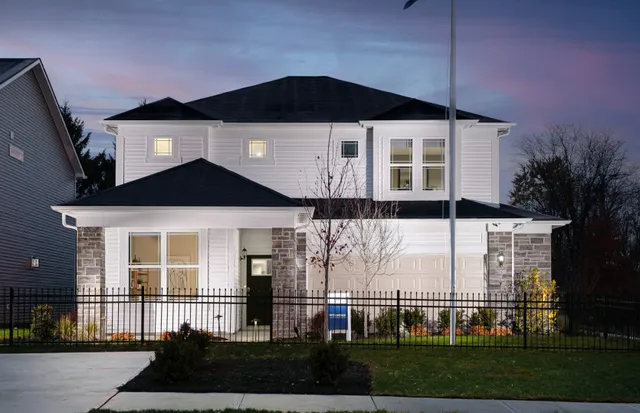 Fifth Avenue Plan in Bridle Oaks, Whitestown, IN 46075