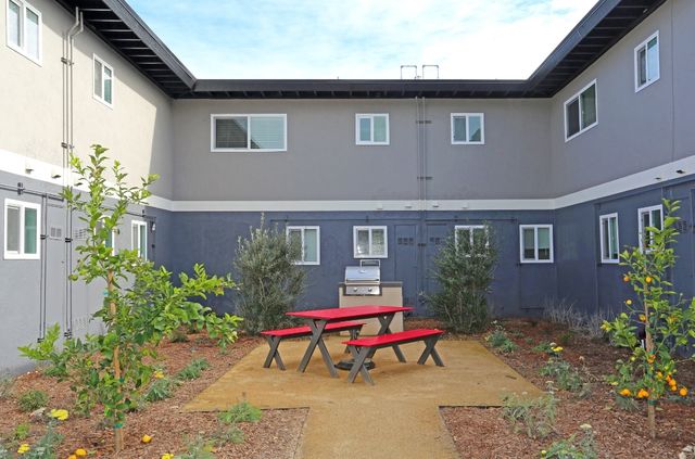 20421 Anita Ave #2B-1Ba-850Sqft, Castro Valley, CA 94546