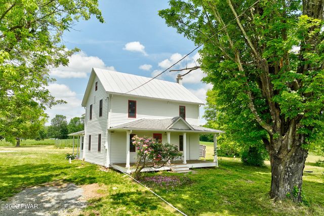 596 Boyds Mills Rd, Milanville, PA 18443