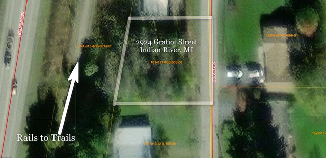 2924 Gratiot St, Indian River, MI 49749