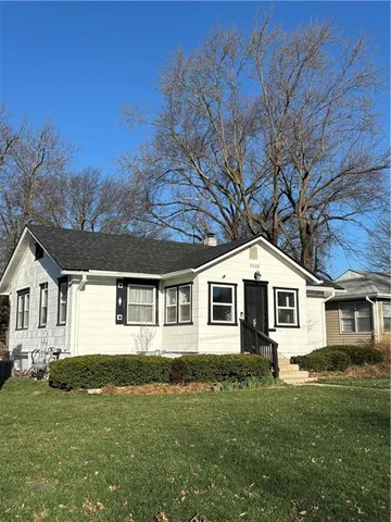 8006 Jarboe St, Kansas City, MO 64114