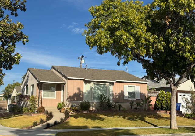 4862 Oliva Ave, Lakewood, CA 90712