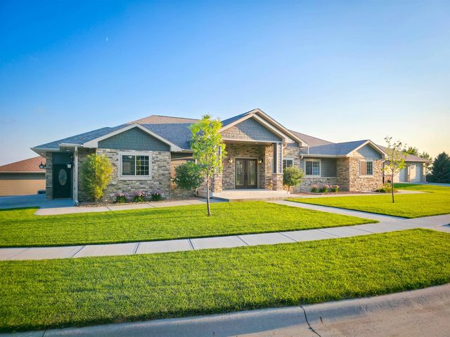 601 N  34th St, Norfolk, NE 68701